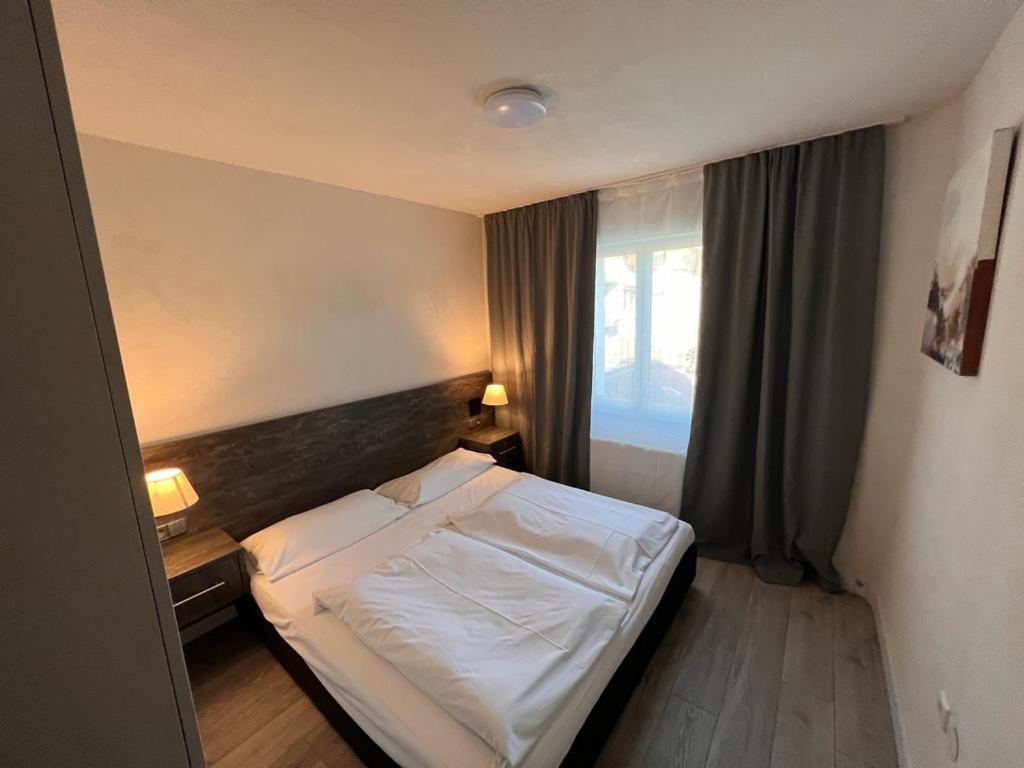 Altstadt Hotel Schwanen Waldshut-Tiengen Bagian luar foto